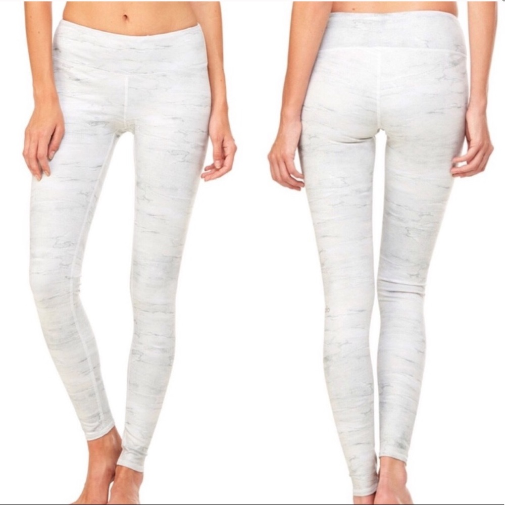 ALO YOGA Airbrush Legging in Sequoia
